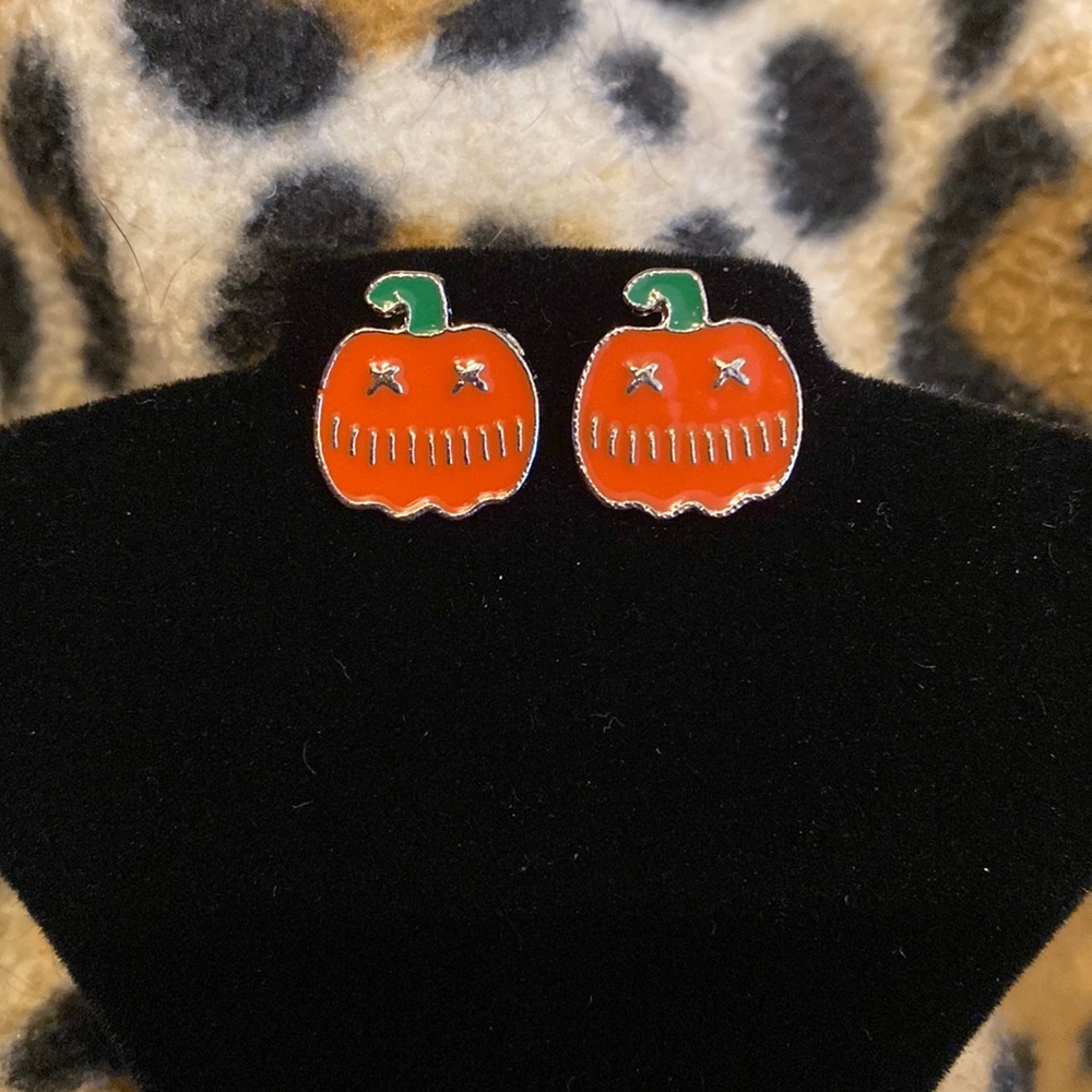 🆕Halloween 🎃 👻 Jack O’ Lantern Post Earrings